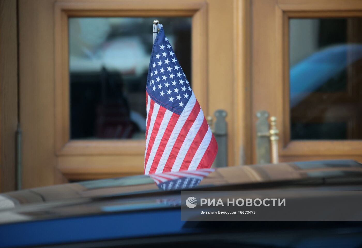 Помощник госсекретаря США В. Нуланд приехала в МИД РФ