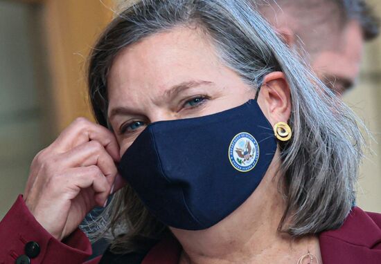 Помощник госсекретаря США В. Нуланд приехала в МИД РФ