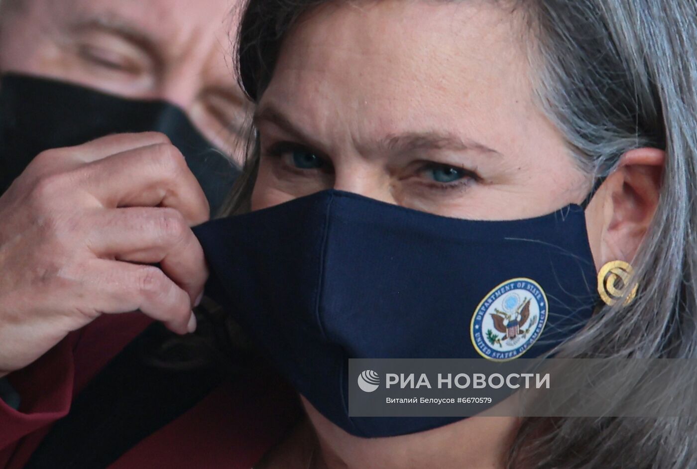 Помощник госсекретаря США В. Нуланд приехала в МИД РФ