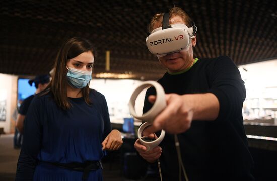 Премьера проекта "VR-расследование: Преступления главных нацистов Рейха против человечества" в МХАТ им. М. Горького