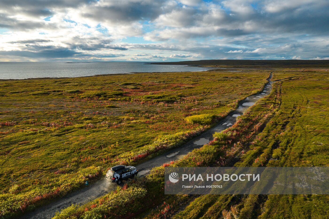 Полуострова Средний и Рыбачий в Мурманской области