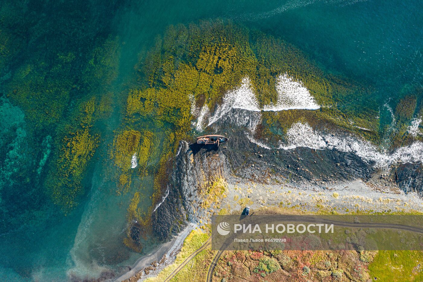 Полуострова Средний и Рыбачий в Мурманской области