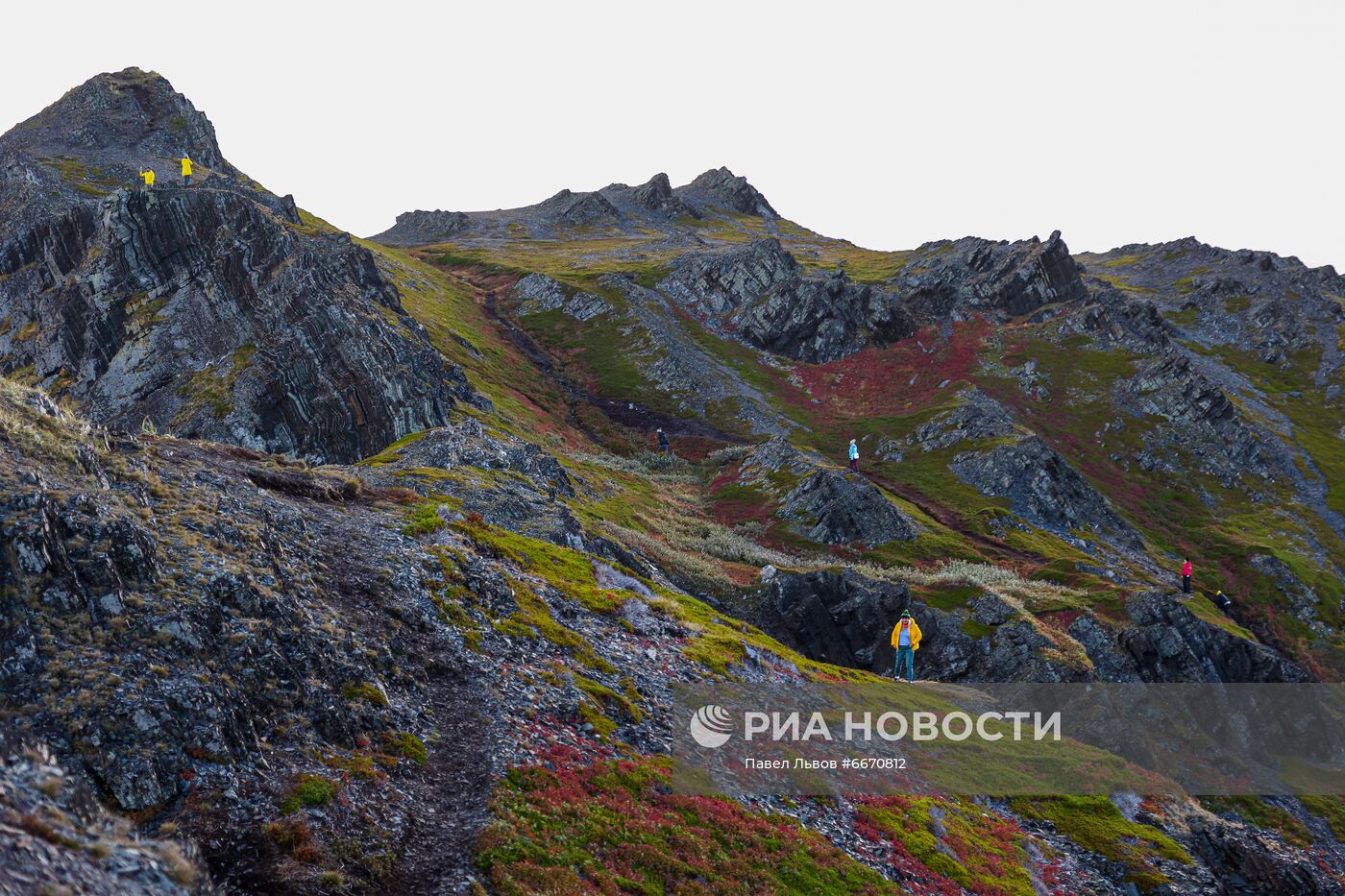Полуострова Средний и Рыбачий в Мурманской области