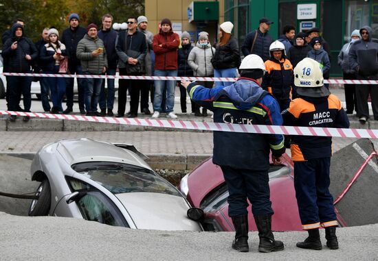 Авария на теплотрассе в Новосибирске