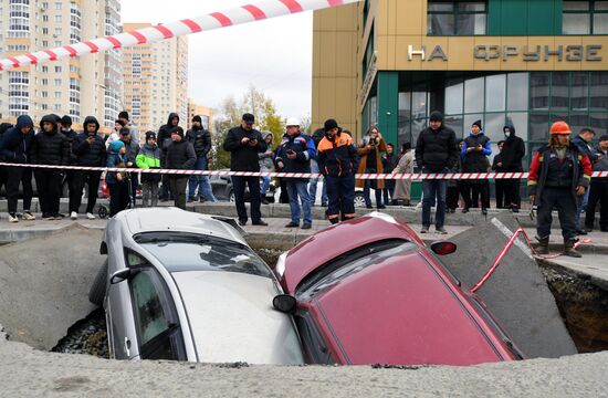 Авария на теплотрассе в Новосибирске