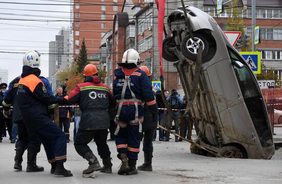 Авария на теплотрассе в Новосибирске