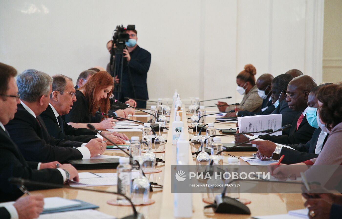 Встреча глав МИД РФ и Анголы С. Лаврова и Т. Антониу