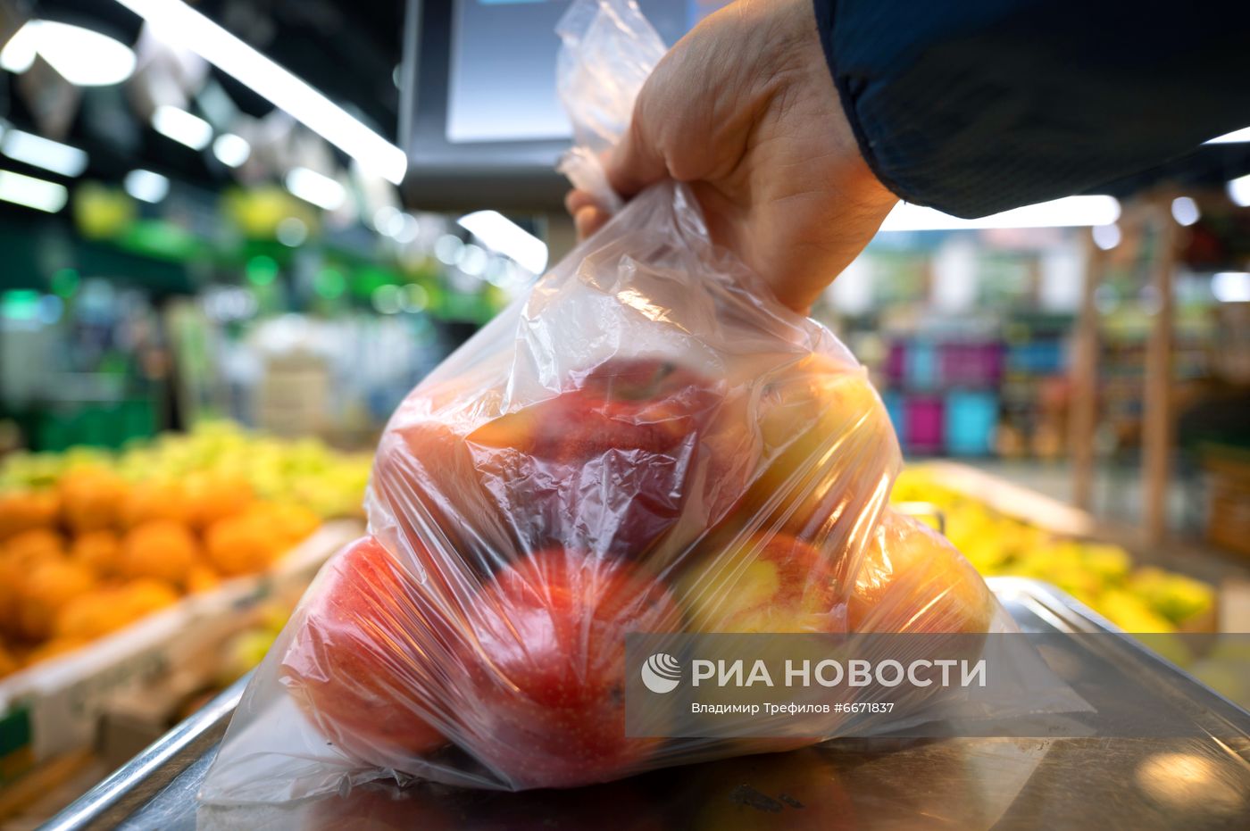 Работа магазина "Перекресток"