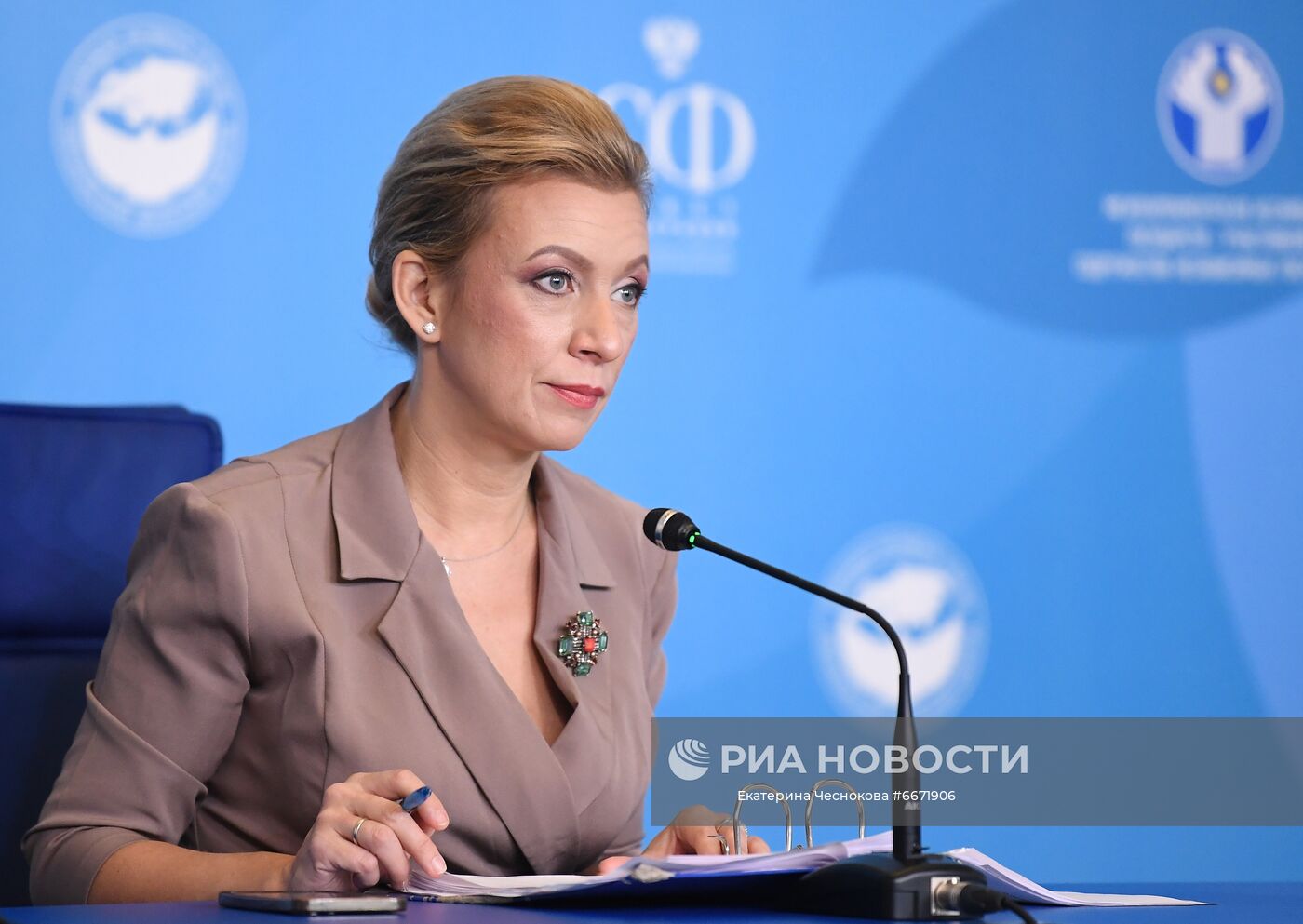 Официальный представитель Министерства иностранных дел РФ Мария Захарова на брифинге по текущим вопросам внешней политики на третьем Евразийском женском форуме в Санкт-Петербурге. Место: Россия, Санкт-Петербург. Автор: Екатерина Чеснокова/РИА Новости. Третий Евразийский женский форум