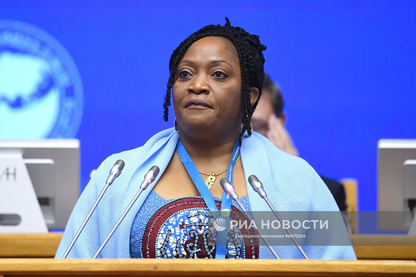 Вице-президент Республики Либерия, Председатель Сената Республики Либерия Джуэл Ховард Тейлор выступает на пленарном заседании "Миссия женщин в развитии дипломатии мира и доверия" в рамках Евразийского женского форума в Думском зале Таврического дворца в Санкт-Петербурге. Место: Россия, Санкт-Петербург. Автор: Екатерина Чеснокова/РИА Новости. Третий Евразийский женский форум