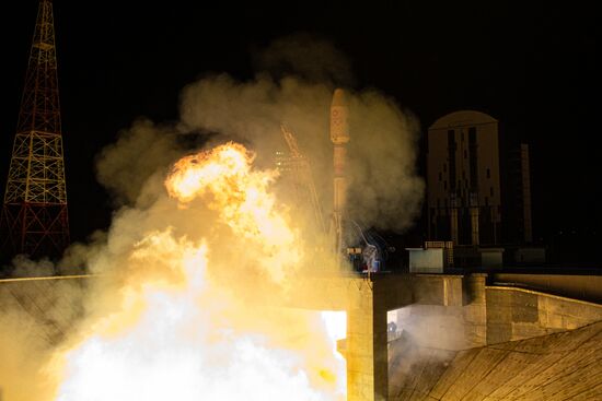 Пуск РН "Союз-2.1б" с разгонным блоком "Фрегат" и космическими аппаратами