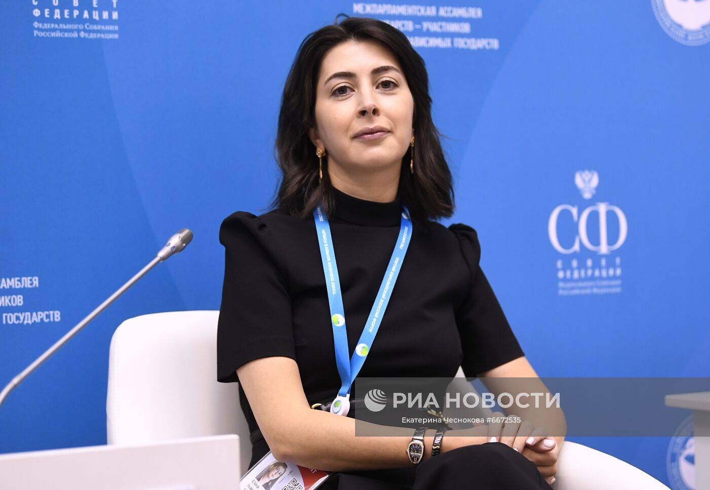 Вице-президент Mail.ru Group Элина Исагулова на стратегической сессии "Цифровой мир. Точки роста и возможности для женщин" в рамках Евразийского женского форума в Таврическом дворце в Санкт-Петербурге. Место: Россия, Санкт-Петербург. Автор: Екатерина Чеснокова/РИА Новости. Третий Евразийский женский форум