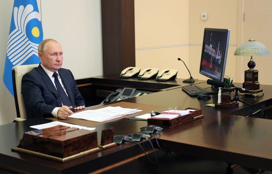 Президент РФ принял участие в заседании Совета глав государств - участников СНГ