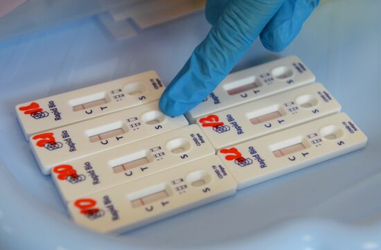 Экспресс-тестирование на Covid-19 в московской школе