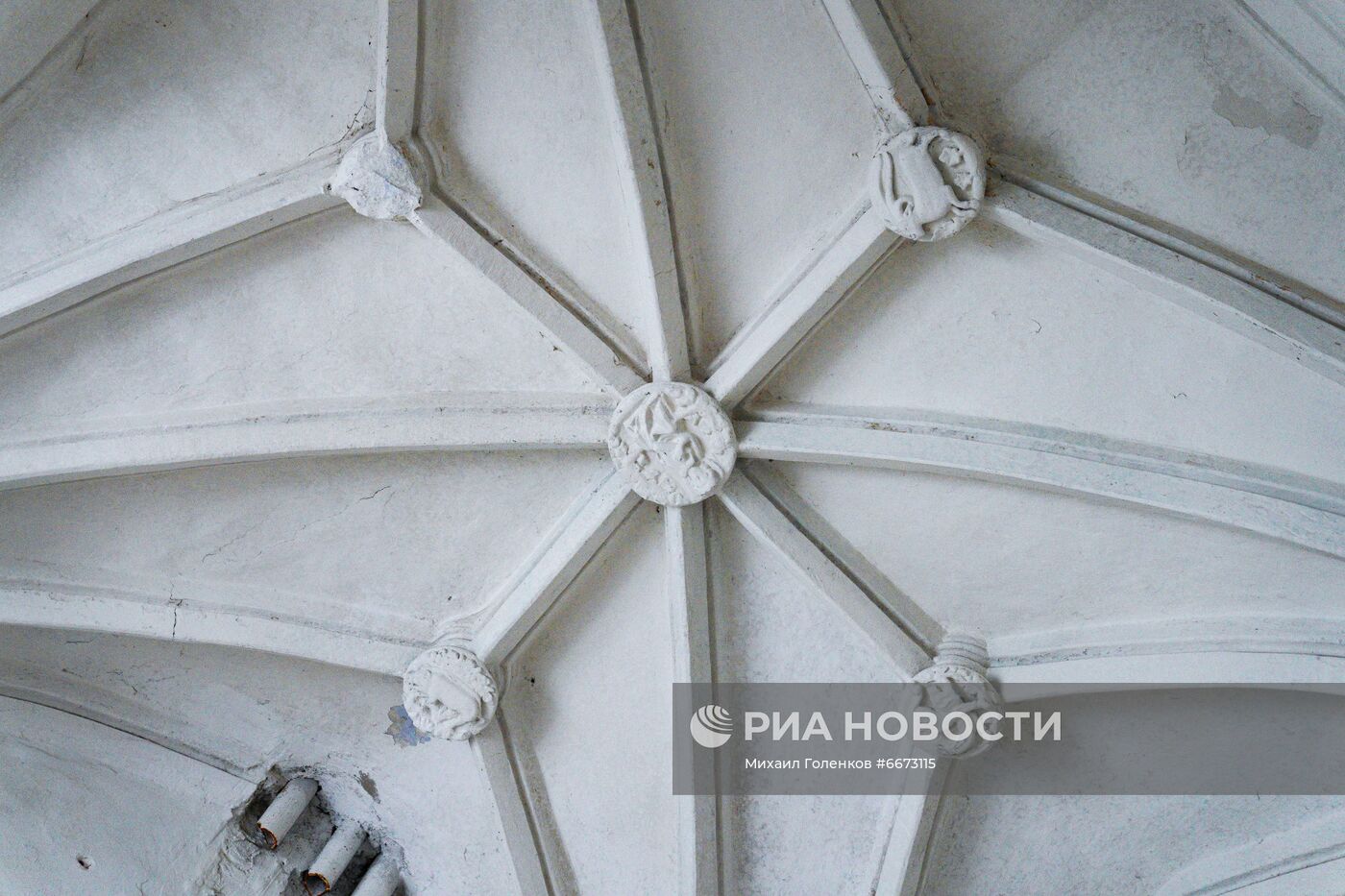 Средневековый замок-тюрьма Тапиау передан Калининградской области