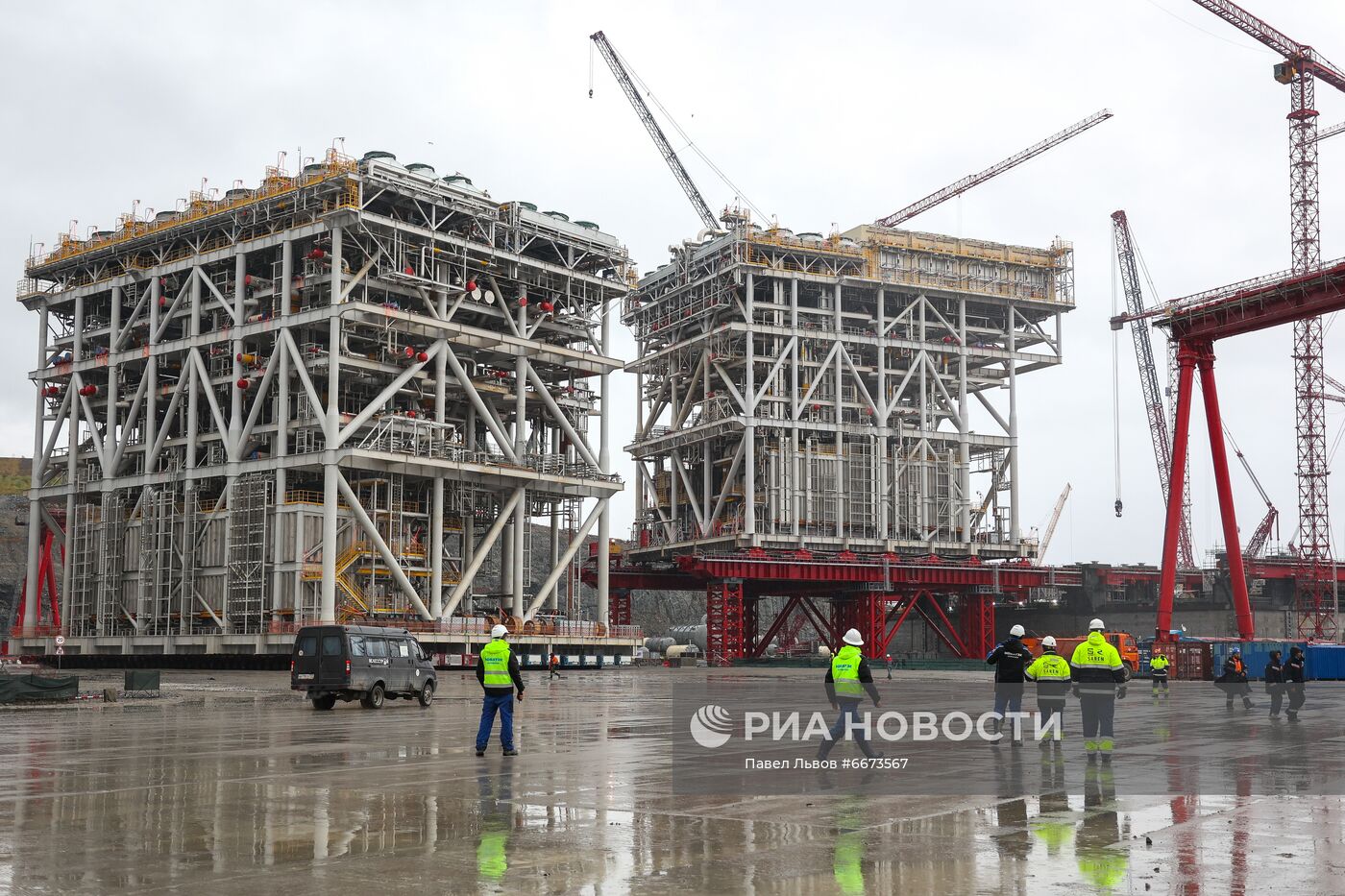 Строительство завода по производству линий сжижения природного газа в Мурманской области