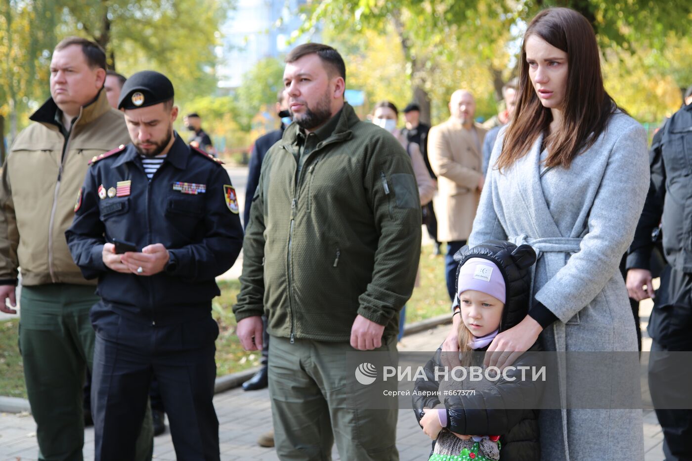 В Донецке установили памятник герою ДНР А. Павлову