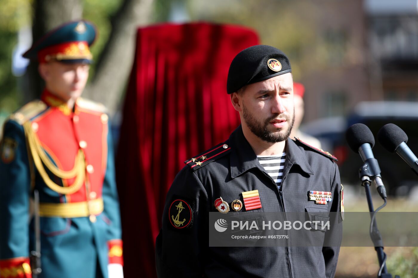 В Донецке установили памятник герою ДНР А. Павлову 