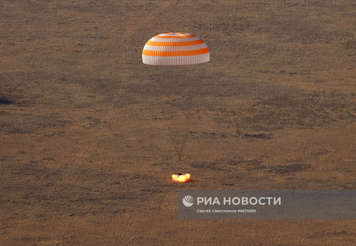 Экипаж корабля "Союз МС-18" вернулся на Землю