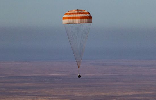 Экипаж корабля "Союз МС-18" вернулся на Землю