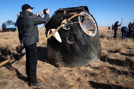 Экипаж корабля "Союз МС-18" вернулся на Землю