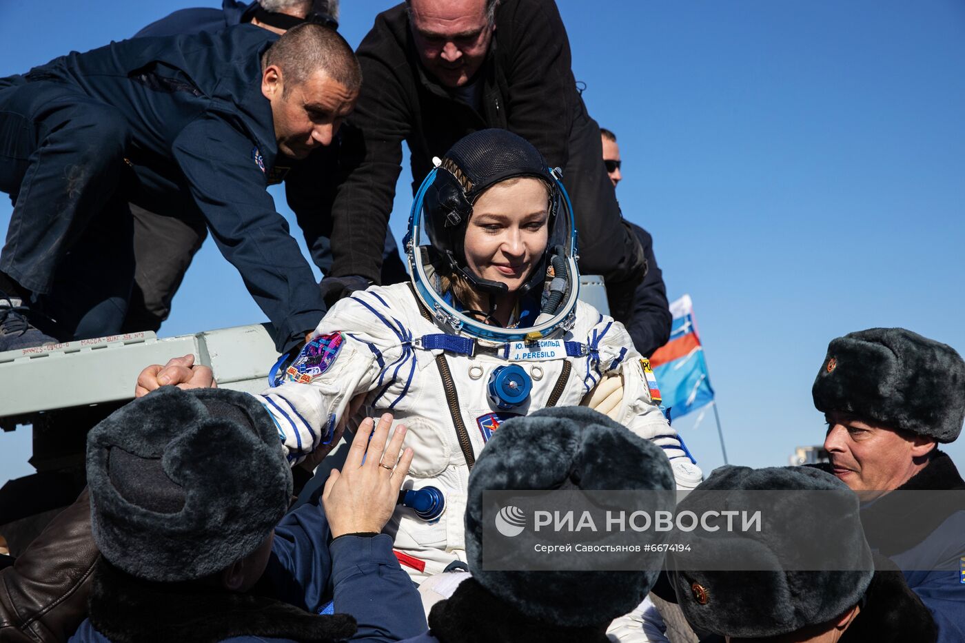 Экипаж корабля "Союз МС-18" вернулся на Землю