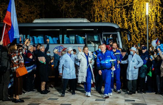 Прибытие экипажа корабля "Союз МС-18" в Звездный городок