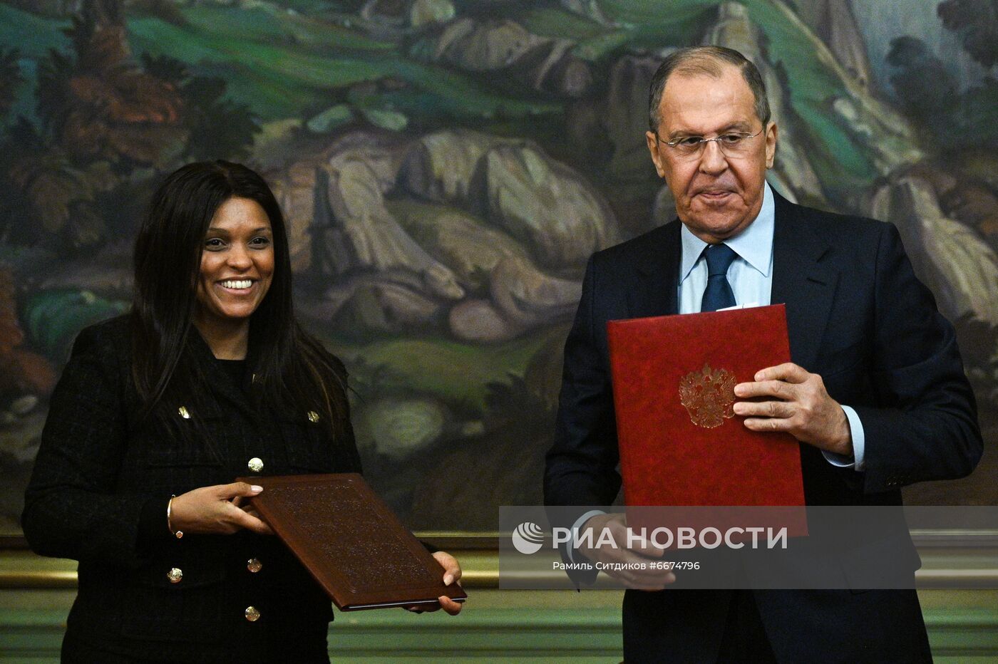 Встреча глав МИД РФ и Республики Гвинея-Бисау С. Лаврова и С. К. Барбозы 