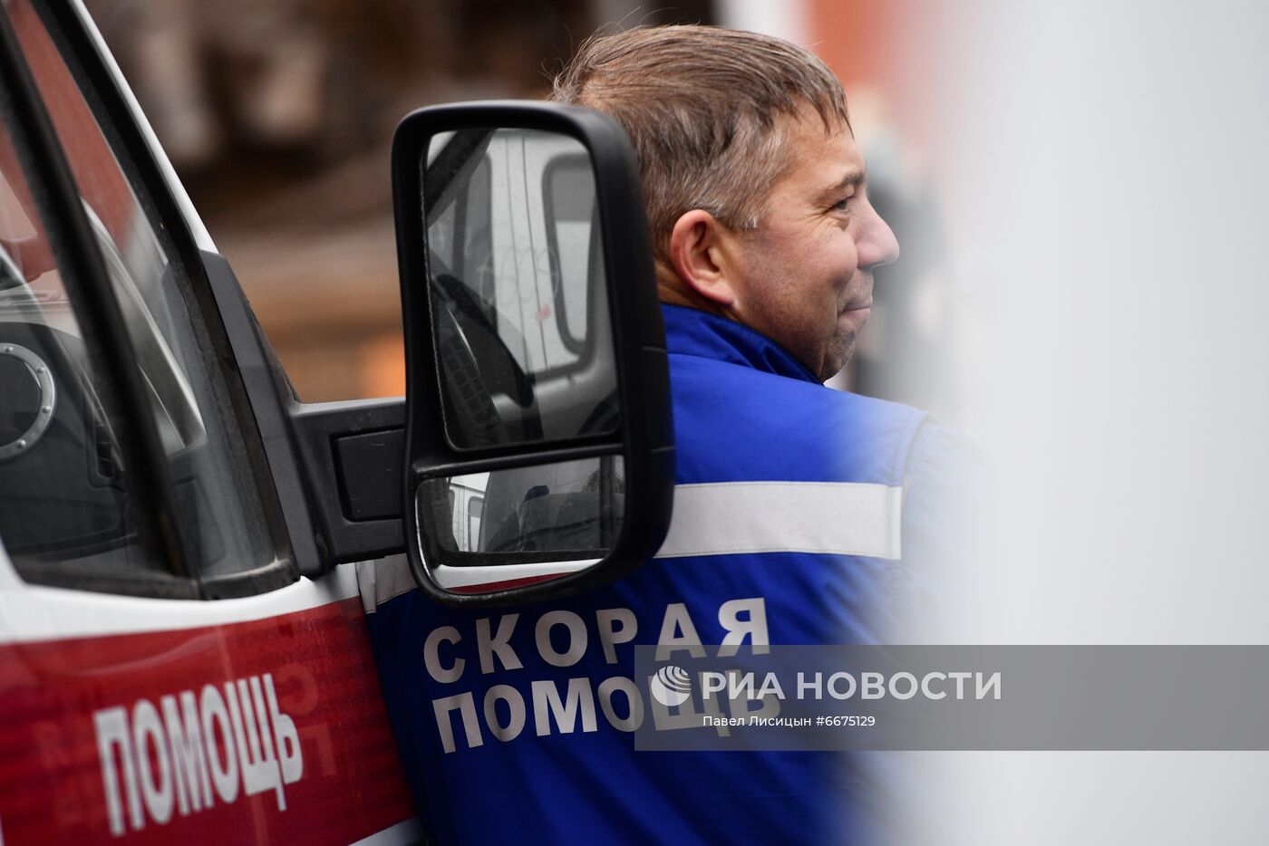 Передача 20-ти машин скорой помощи медучреждениям Свердловской области