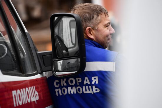 Передача 20-ти машин скорой помощи медучреждениям Свердловской области