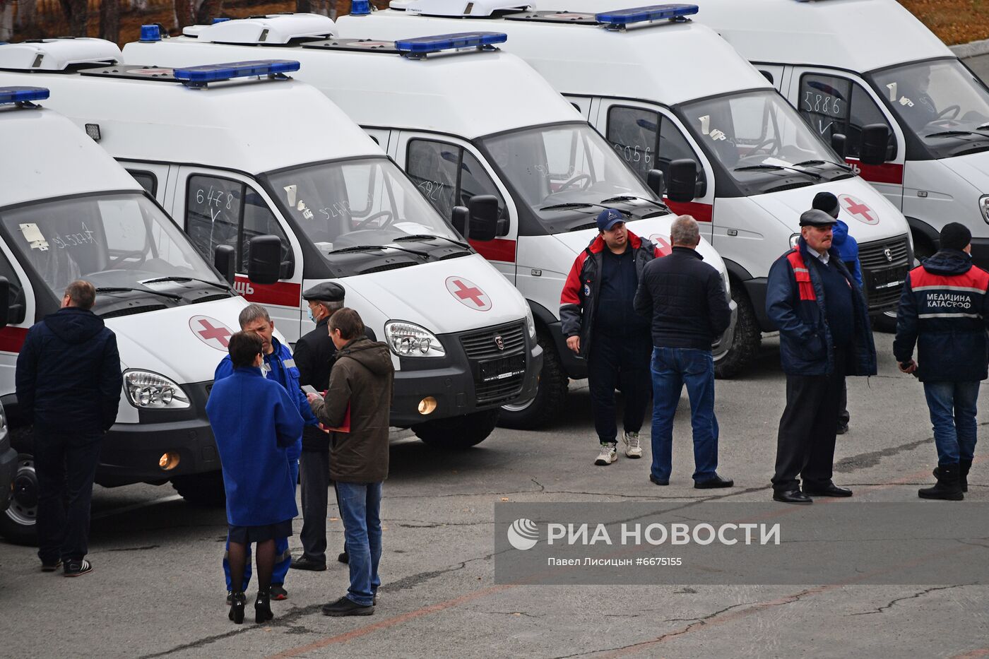 Передача 20-ти машин скорой помощи медучреждениям Свердловской области