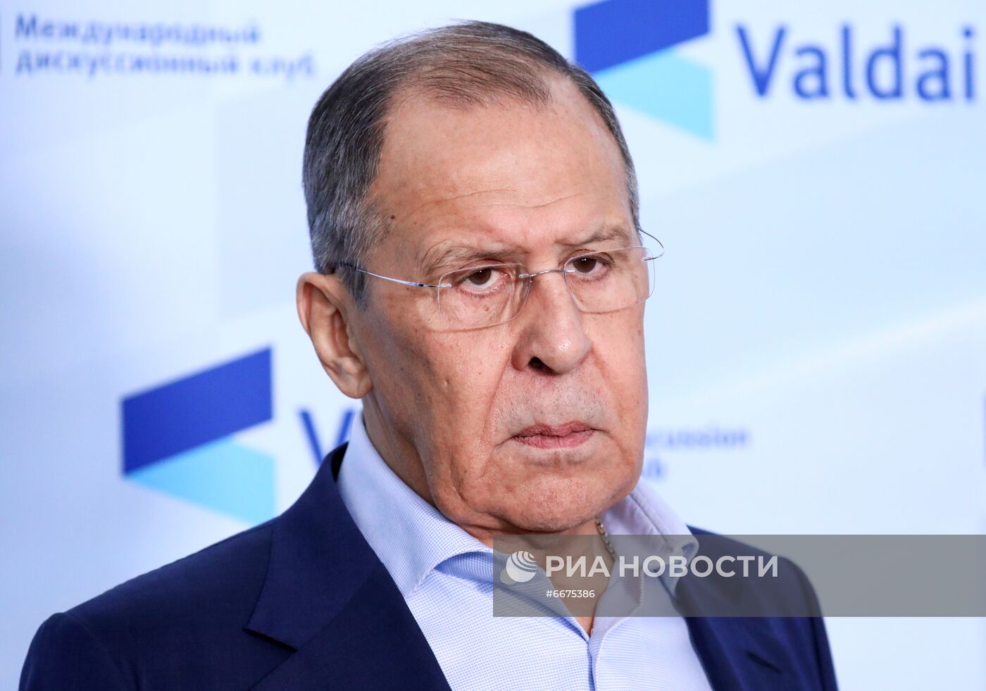 Пресс-подход главы МИД России С. Лаврова по итогам встречи с участниками заседания дискуссионного клуба "Валдай"