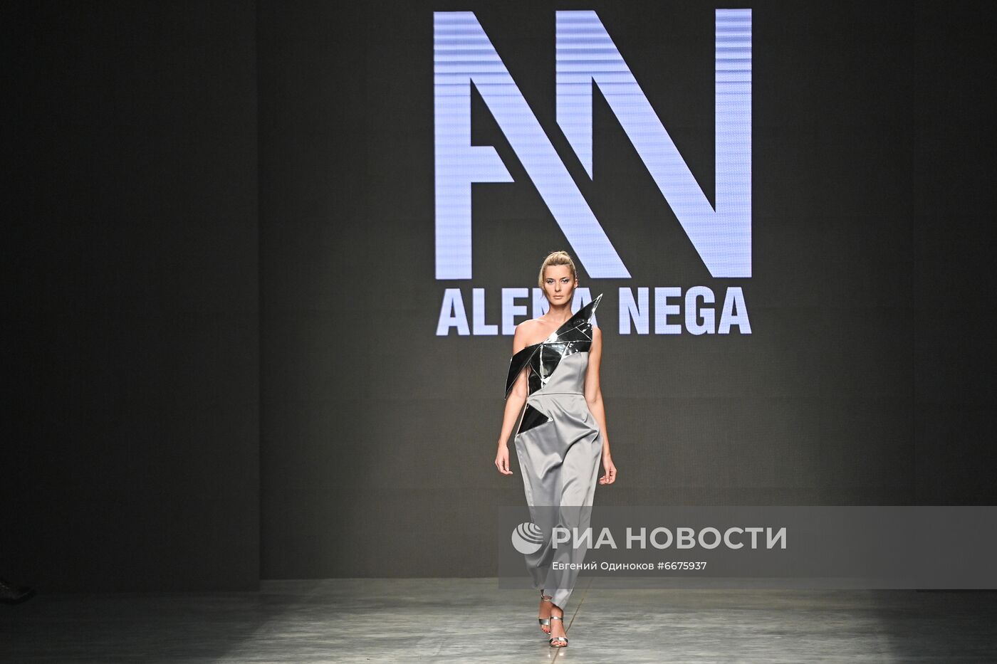 Mercedes-Benz Fashion Week Russia. День первый 