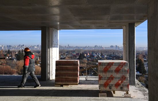 Строительство жилого комплекса "Я - Маяковский" в Новосибирске