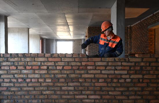 Строительство жилого комплекса "Я - Маяковский" в Новосибирске