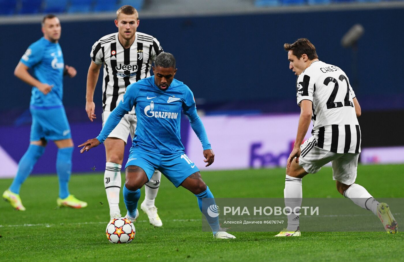 Футбол. Лига чемпионов. Матч "Зенит" - "Ювентус"