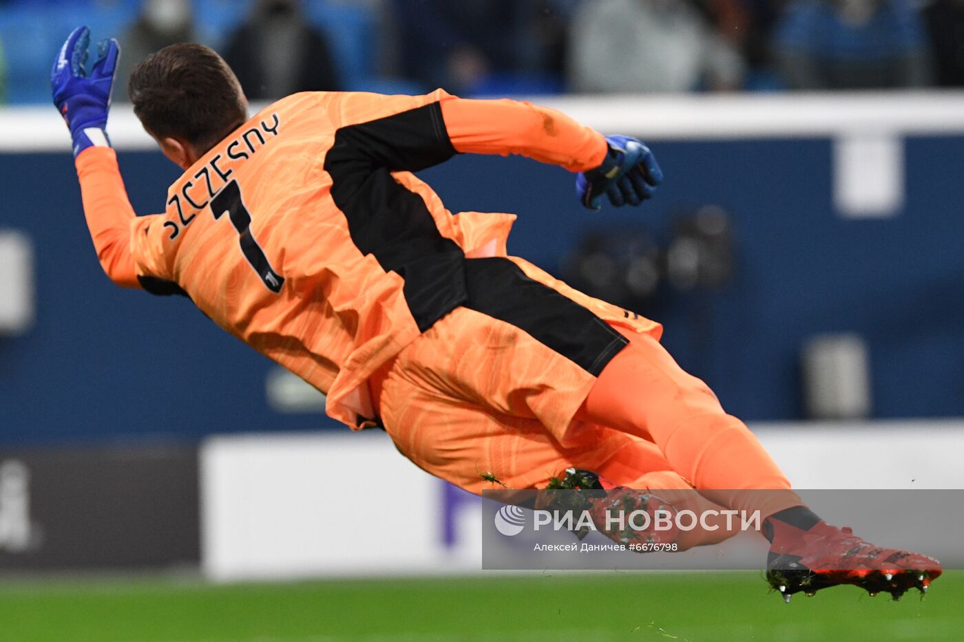 Футбол. Лига чемпионов. Матч "Зенит" - "Ювентус"