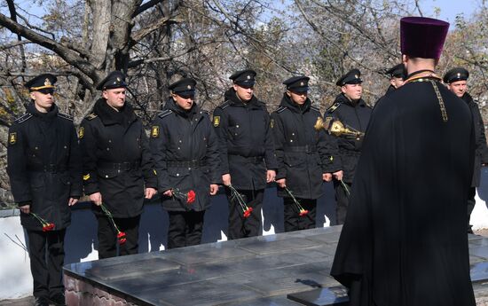 Памятный митинг в 40-ю годовщину со дня гибели подводной лодки С-178