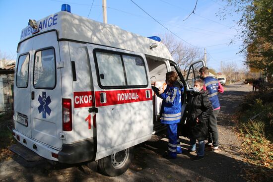 Последствия обстрела в Донецке