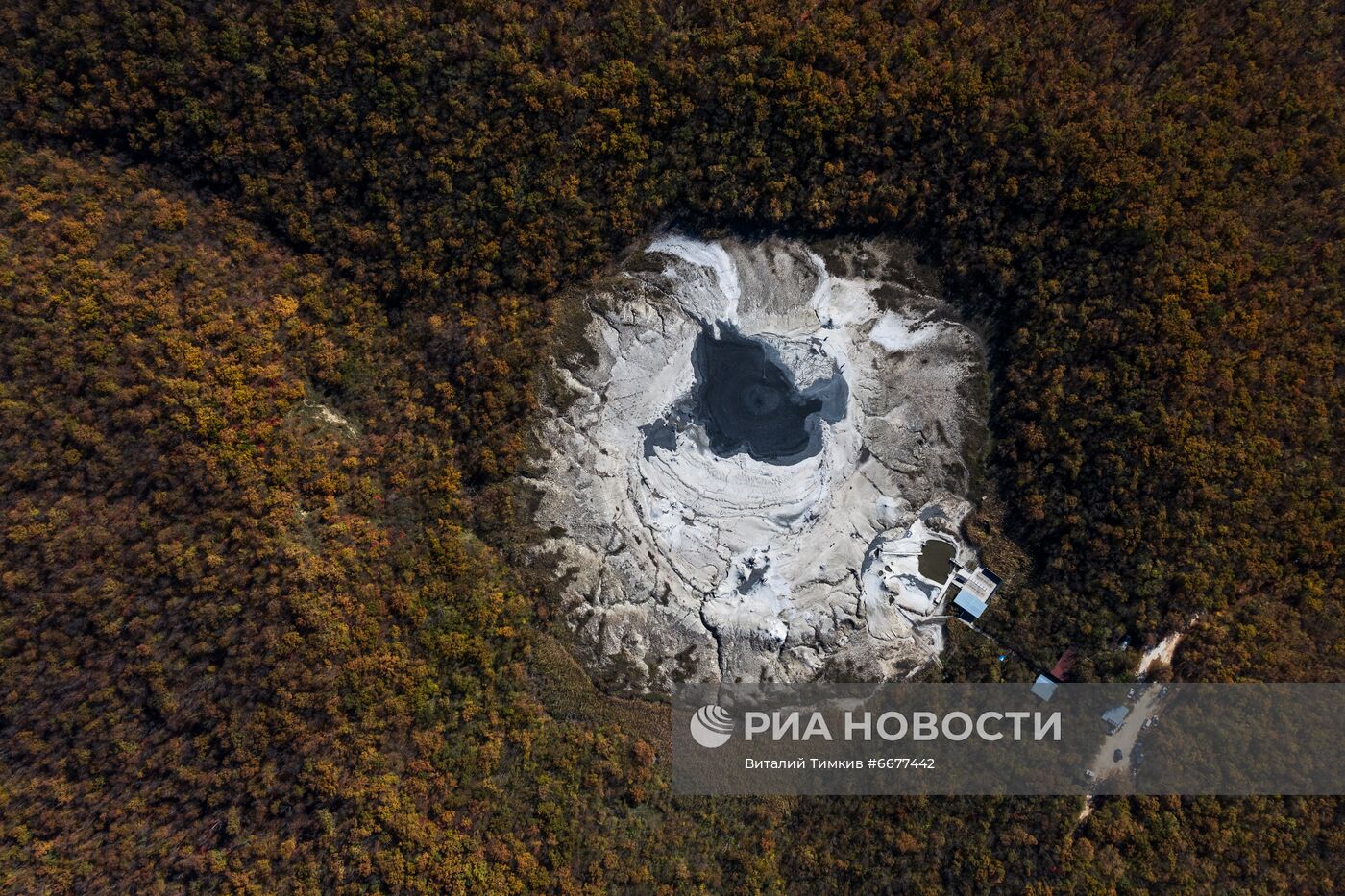 Грязевой вулкан Шуго в Краснодарском крае
