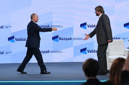 Президент РФ В. Путин принял участие в заседании клуба "Валдай"