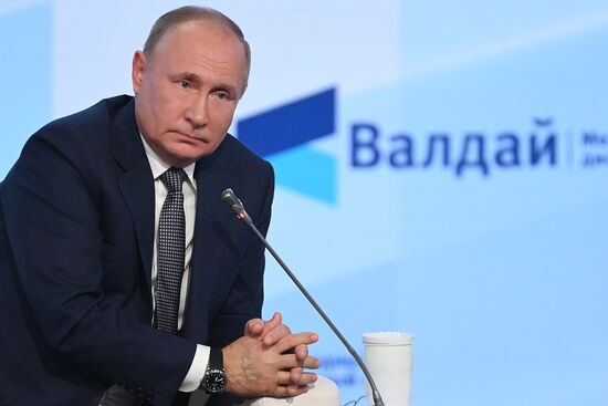 Президент РФ В. Путин принял участие в заседании клуба "Валдай"