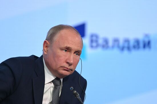 Президент РФ В. Путин принял участие в заседании клуба "Валдай"