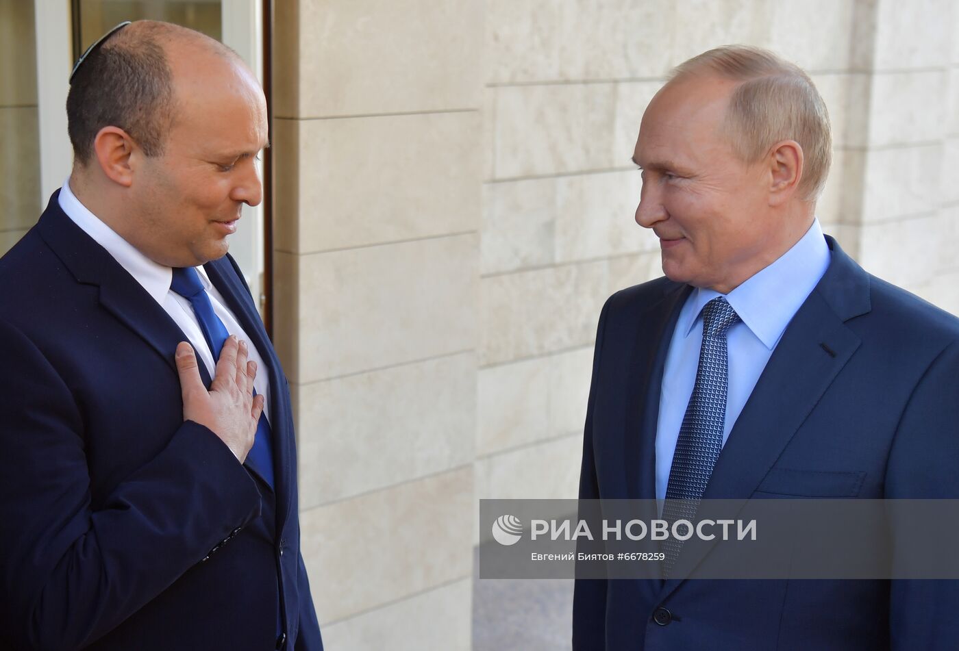 Президент РФ В. Путин встретился с премьер-министром Израиля Н. Беннетом