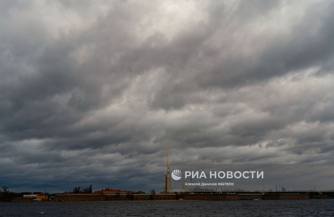 Штормовой ветер в Санкт-Петербурге