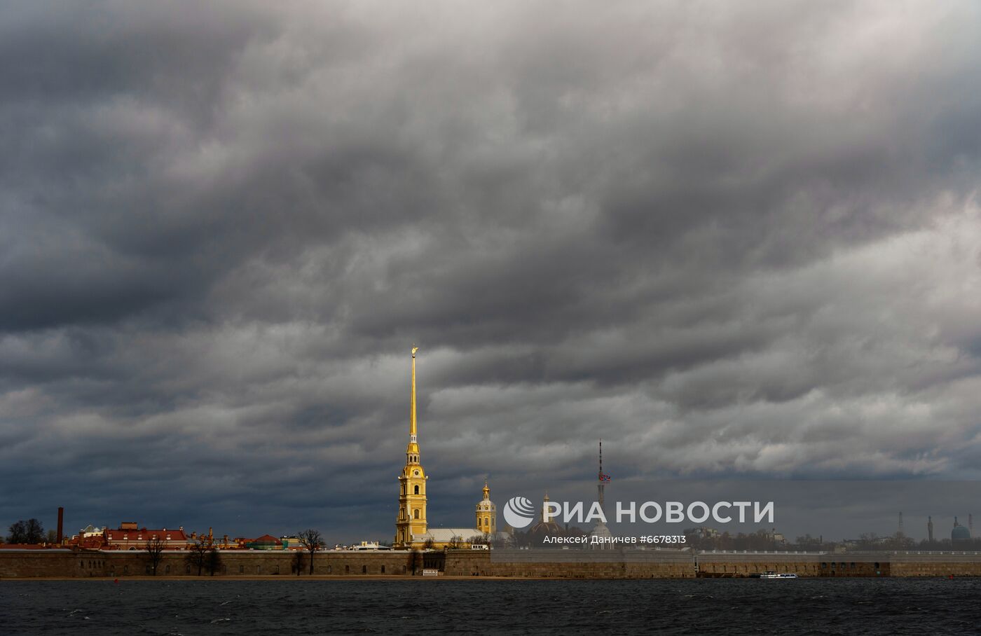 Штормовой ветер в Санкт-Петербурге