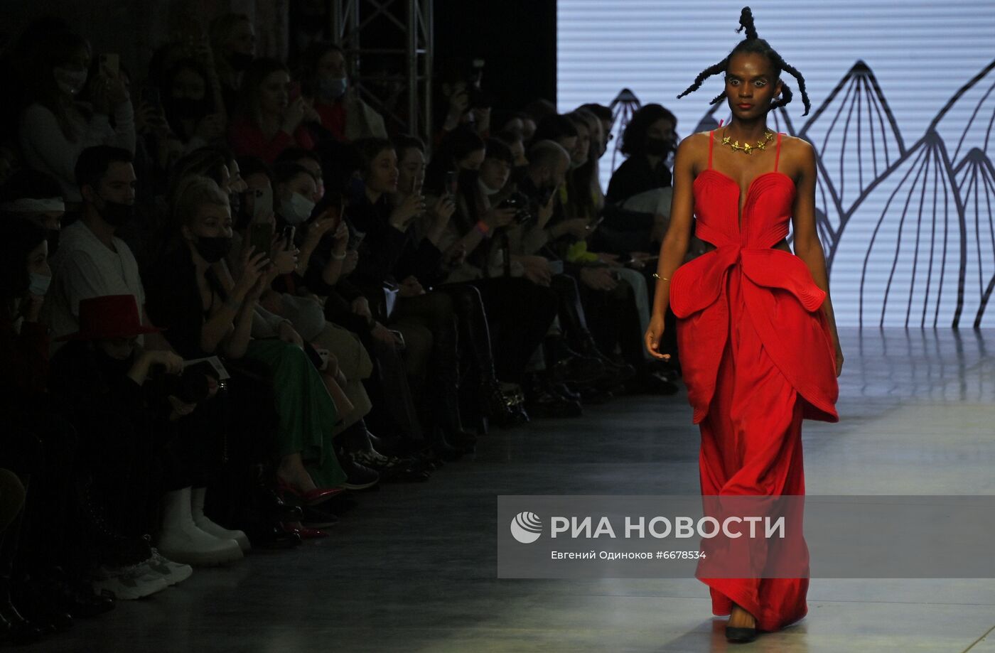 Mercedes-Benz Fashion Week Russia. День четвертый