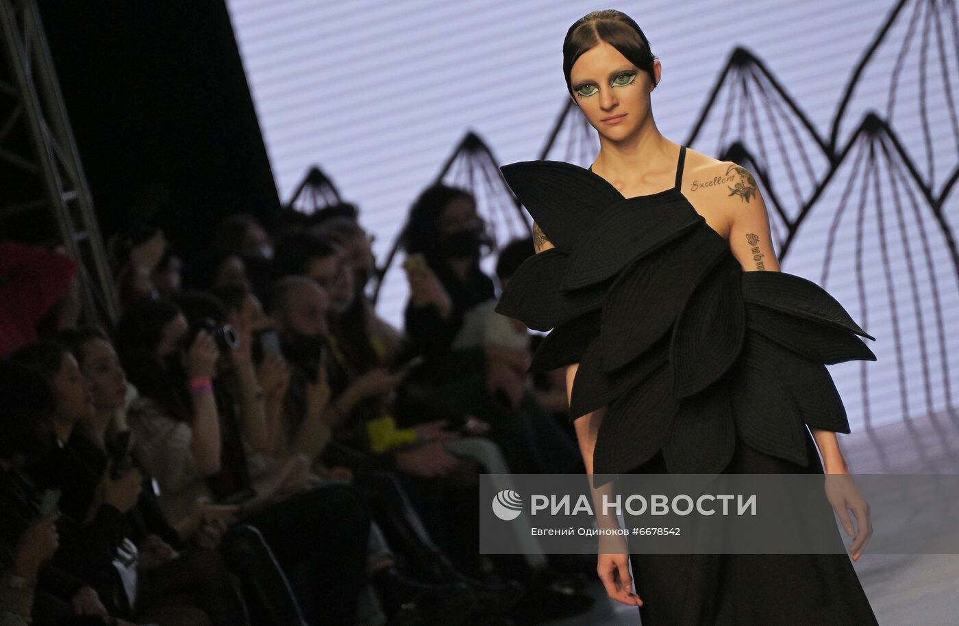 Mercedes-Benz Fashion Week Russia. День четвертый