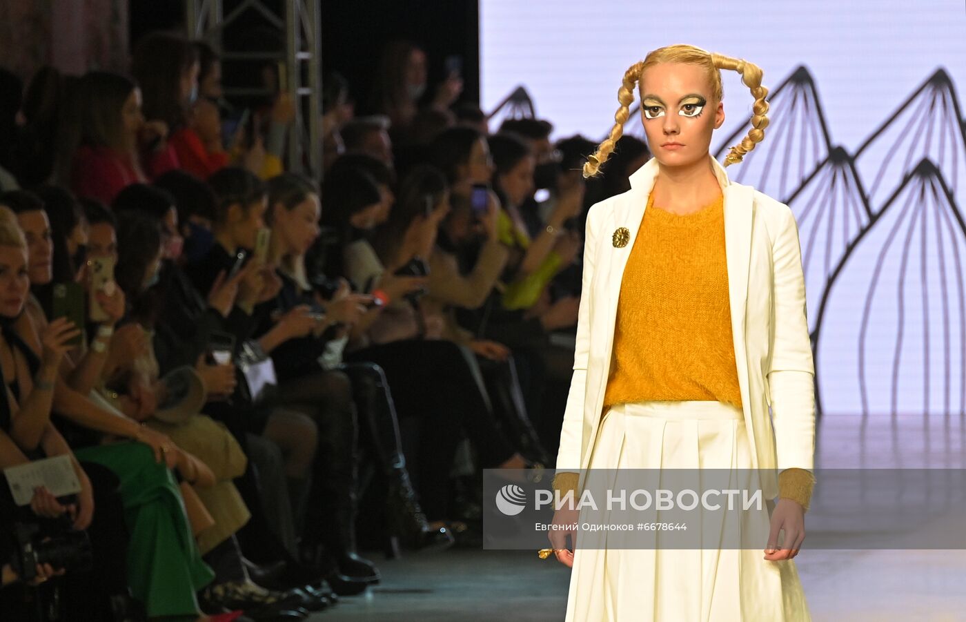 Mercedes-Benz Fashion Week Russia. День четвертый