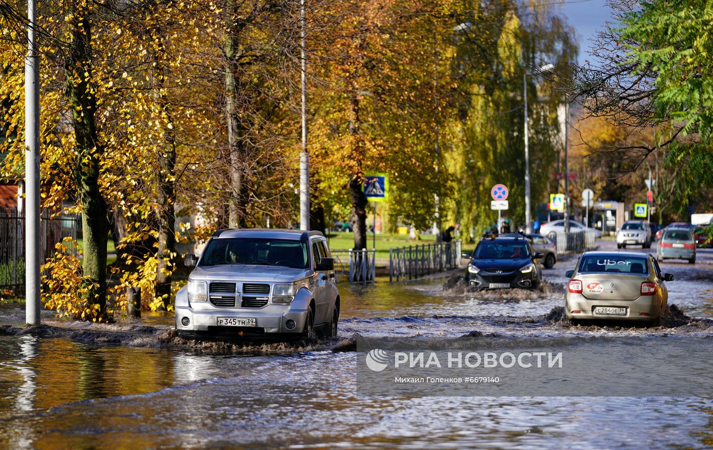 Последствия шторма в Калининграде